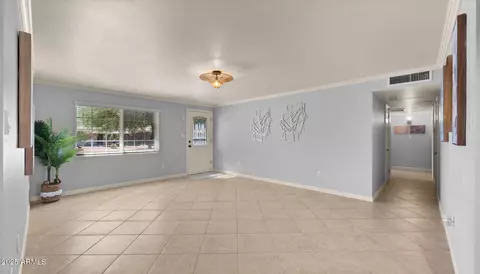 Living - 4016 E Ludlow Dr, Phoenix, AZ 85032 photo 1 of 2