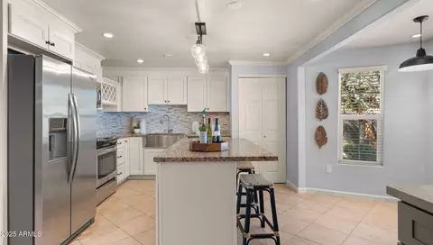 Kitchen - 4016 E Ludlow Dr, Phoenix, AZ 85032 photo 3 of 6