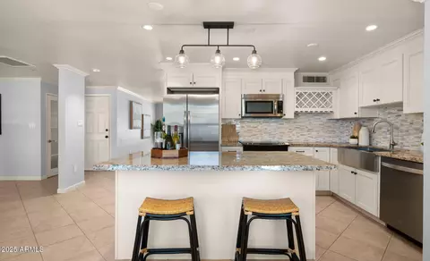 Kitchen - 4016 E Ludlow Dr, Phoenix, AZ 85032 photo 4 of 6