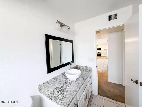Bath - 7937 E Monte Ave, Mesa, AZ 85209 photo 7 of 9