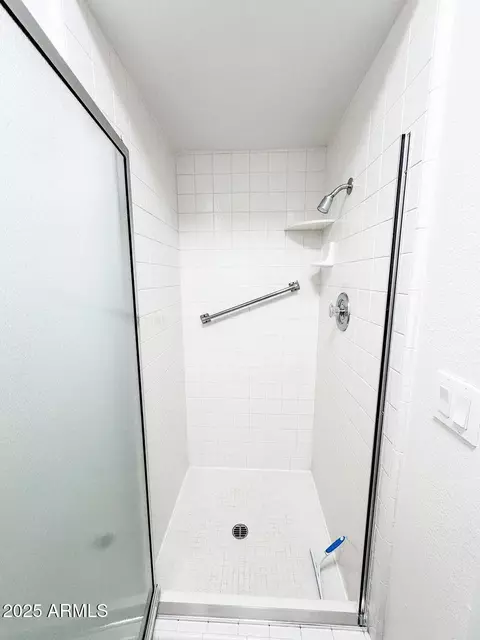 Bath - 7937 E Monte Ave, Mesa, AZ 85209 photo 4 of 9