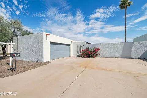 2621 S River Dr, Tempe, AZ 85282