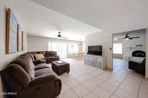 4159 W Evans Dr, Phoenix, AZ 85053 photo 2