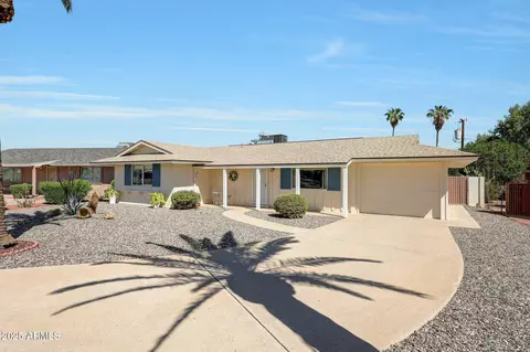 10516 W Snead Dr, Sun City, AZ 85351