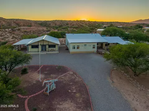 1302 W Coyote Trl, Benson, AZ 85602