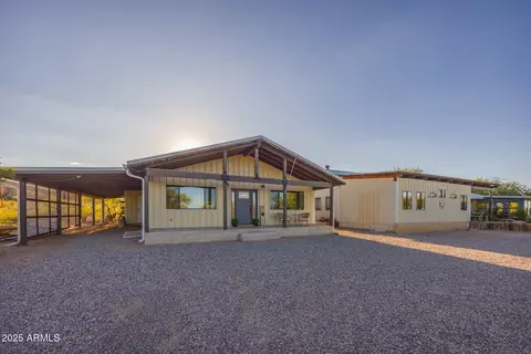 1302 W Coyote Trl, Benson, AZ 85602
