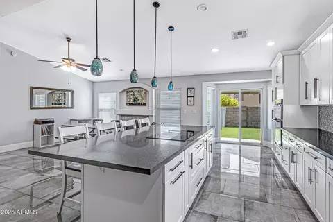 Kitchen - 4213 E Frye Rd, Phoenix, AZ 85048 photo 3 of 7