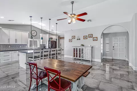Dining - 4213 E Frye Rd, Phoenix, AZ 85048 photo 1 of 4