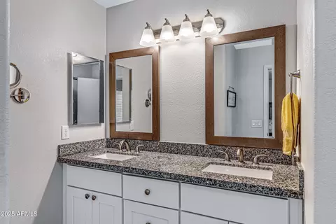 Bath - 4213 E Frye Rd, Phoenix, AZ 85048 photo 3 of 3