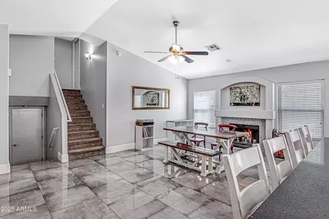 Dining - 4213 E Frye Rd, Phoenix, AZ 85048 photo 2 of 4