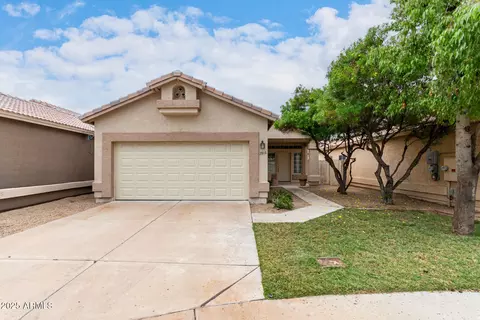 2916 E Nisbet Ct, Phoenix, AZ 85032