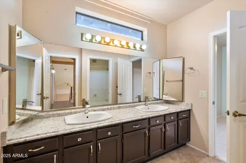 Bath - 1214 W Iris Dr, Gilbert, AZ 85233 photo 3 of 4