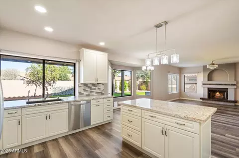 Kitchen - 1214 W Iris Dr, Gilbert, AZ 85233 photo 2 of 3