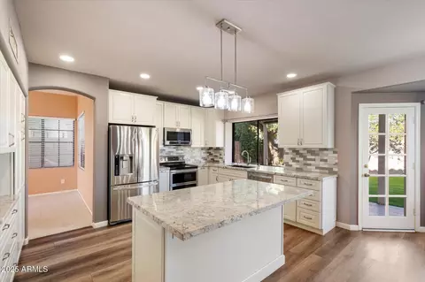 1214 W Iris Dr, Gilbert, AZ 85233