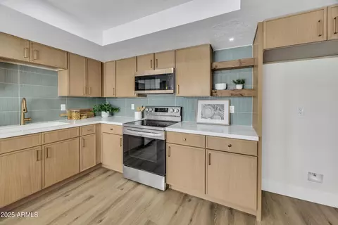 Kitchen - 2235 E Dolphin Ave, Mesa, AZ 85204 photo 4 of 4