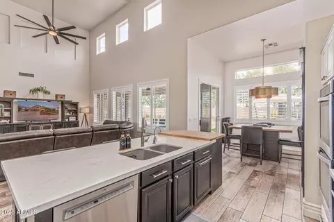 Kitchen - 860 E Oakland St, Gilbert, AZ 85295 photo 4 of 4