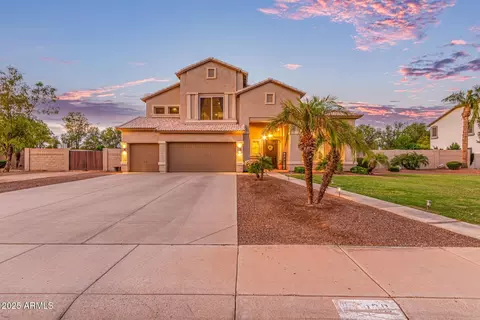 860 E Oakland St, Gilbert, AZ 85295