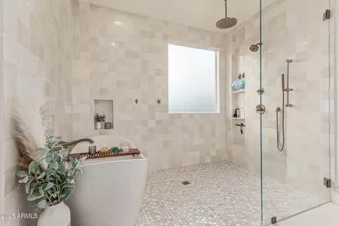 Bath - 860 E Oakland St, Gilbert, AZ 85295 photo 3 of 6