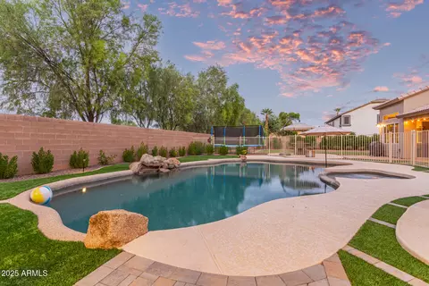 Exterior - 860 E Oakland St, Gilbert, AZ 85295 photo 22 of 31
