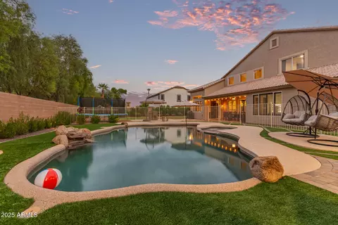 Exterior - 860 E Oakland St, Gilbert, AZ 85295 photo 21 of 31