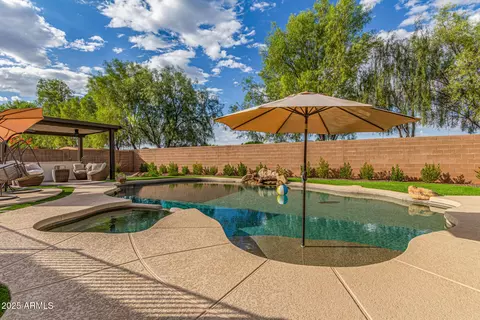 Exterior - 860 E Oakland St, Gilbert, AZ 85295 photo 29 of 31