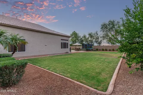 Exterior - 860 E Oakland St, Gilbert, AZ 85295 photo 19 of 31