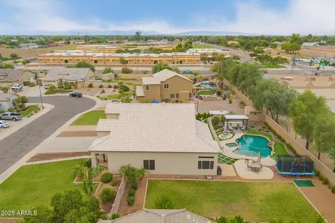 View/Area - 860 E Oakland St, Gilbert, AZ 85295 photo 2 of 5