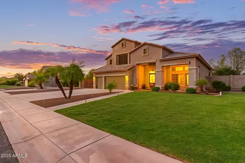 Exterior - 860 E Oakland St, Gilbert, AZ 85295 photo 5 of 31