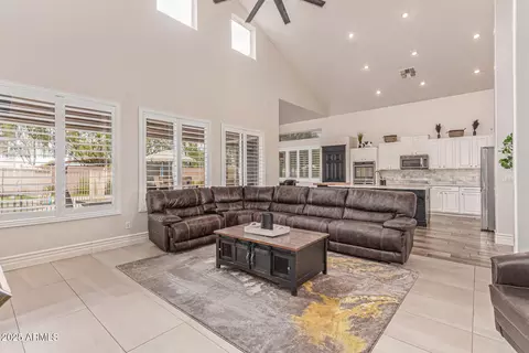 Living - 860 E Oakland St, Gilbert, AZ 85295 photo 4 of 4