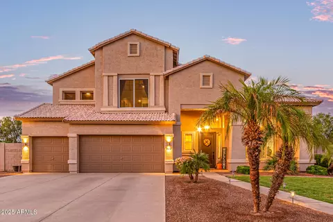 Exterior - 860 E Oakland St, Gilbert, AZ 85295 photo 2 of 31