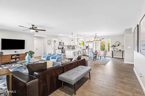 8214 E Meadowbrook Ave, Scottsdale, AZ 85251