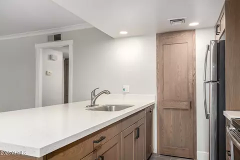 Kitchen - 2228 E Campbell Ave #116, Phoenix, AZ 85016 photo 2 of 2