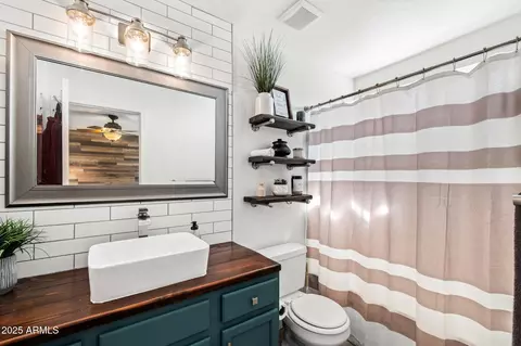 Bath - 8525 E Carol Ave, Mesa, AZ 85208 photo 1 of 2
