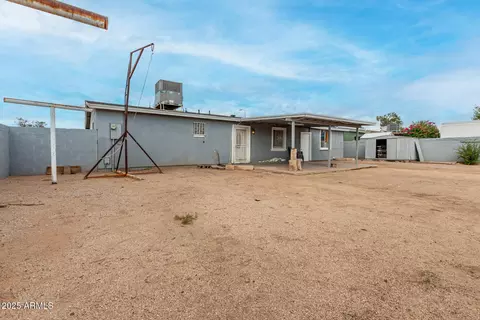 Exterior - 7321 W Devonshire Ave, Phoenix, AZ 85033 photo 3 of 4