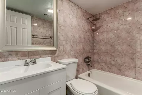 Bath - 7321 W Devonshire Ave, Phoenix, AZ 85033 photo 2 of 2