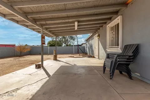 Exterior - 7321 W Devonshire Ave, Phoenix, AZ 85033 photo 2 of 4