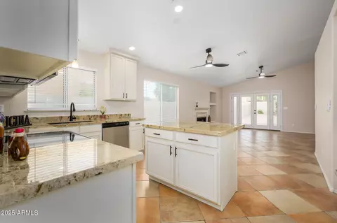 Kitchen - 3138 E Wescott Dr, Phoenix, AZ 85050 photo 1 of 5