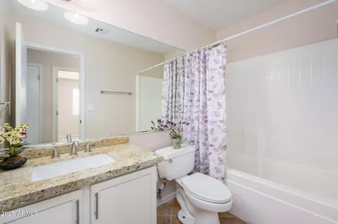 Bath - 3138 E Wescott Dr, Phoenix, AZ 85050 photo 3 of 3