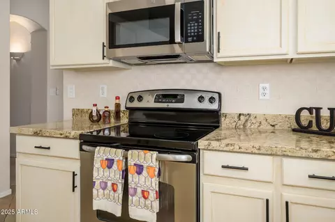 Kitchen - 3138 E Wescott Dr, Phoenix, AZ 85050 photo 5 of 5