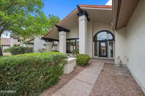 2036 E Catamaran Dr, Gilbert, AZ 85234