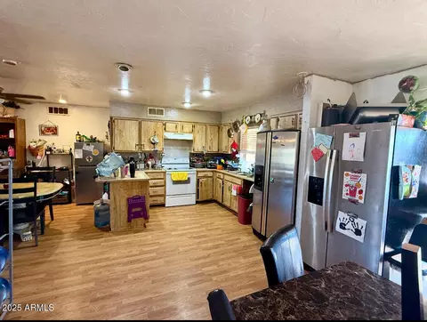8151 W Westview Dr, Phoenix, AZ 85033 photo 7
