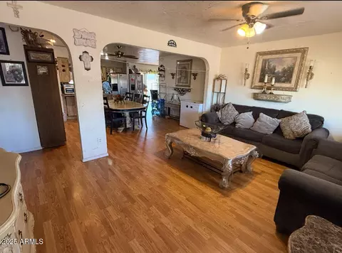 8151 W Westview Dr, Phoenix, AZ 85033 photo 5