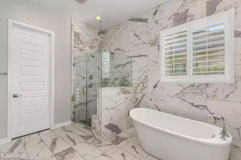 Bath - 4318 S Redcliffe Dr, Gilbert, AZ 85297 photo 3 of 13