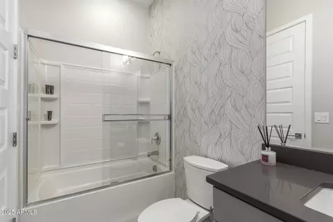 Bath - 4318 S Redcliffe Dr, Gilbert, AZ 85297 photo 4 of 13