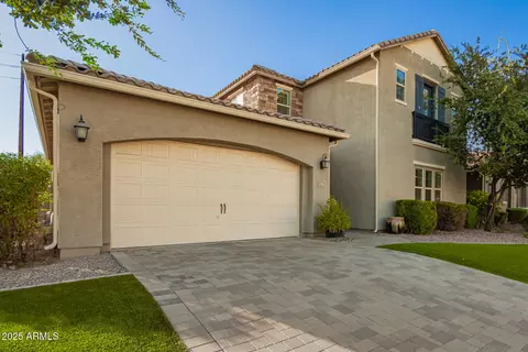 Exterior - 4318 S Redcliffe Dr, Gilbert, AZ 85297 photo 4 of 29