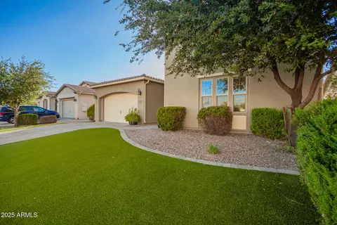 Exterior - 4318 S Redcliffe Dr, Gilbert, AZ 85297 photo 5 of 29