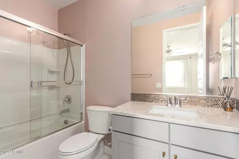 Bath - 4318 S Redcliffe Dr, Gilbert, AZ 85297 photo 6 of 13