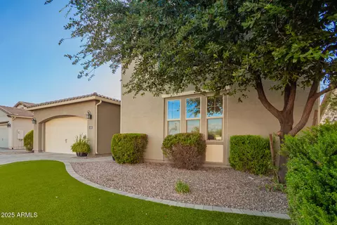 Exterior - 4318 S Redcliffe Dr, Gilbert, AZ 85297 photo 6 of 29