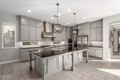 Kitchen - 4318 S Redcliffe Dr, Gilbert, AZ 85297 photo 4 of 6