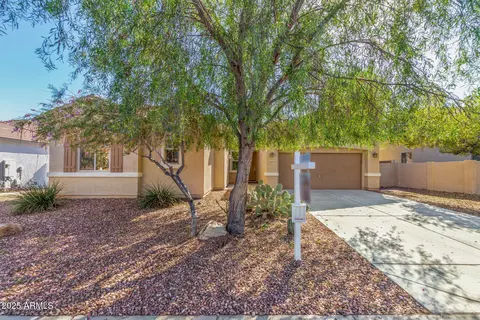 18607 W Cinnabar Ave, Waddell, AZ 85355